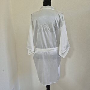 Chic White Bridal Lingrie Satin Robe